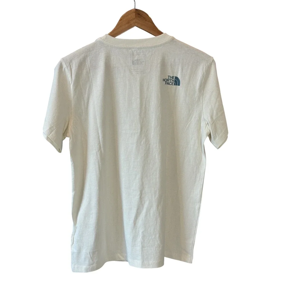 The North Face Women's Woodgrain Half Dome Logo T-Shirt White Blue Small  NWT - Picture 2 of 8